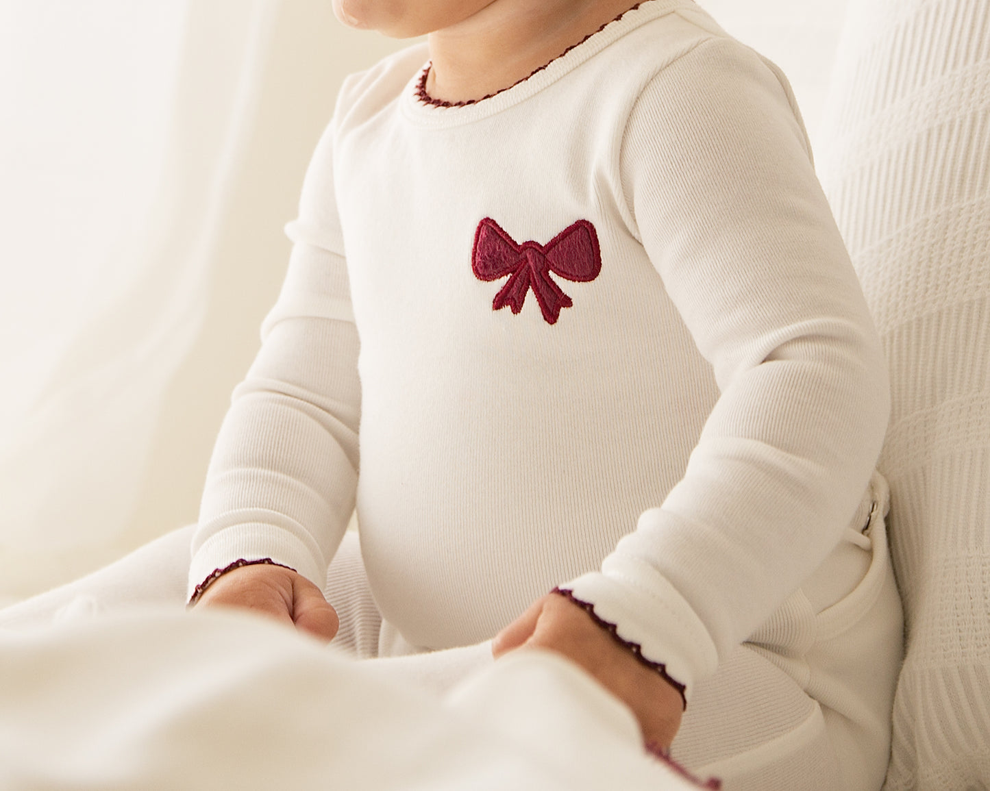 Velvet burgundy bow stretchie